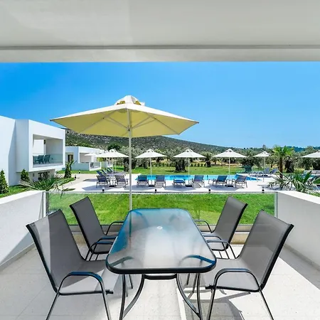Encanto Village -apartments פוטוס